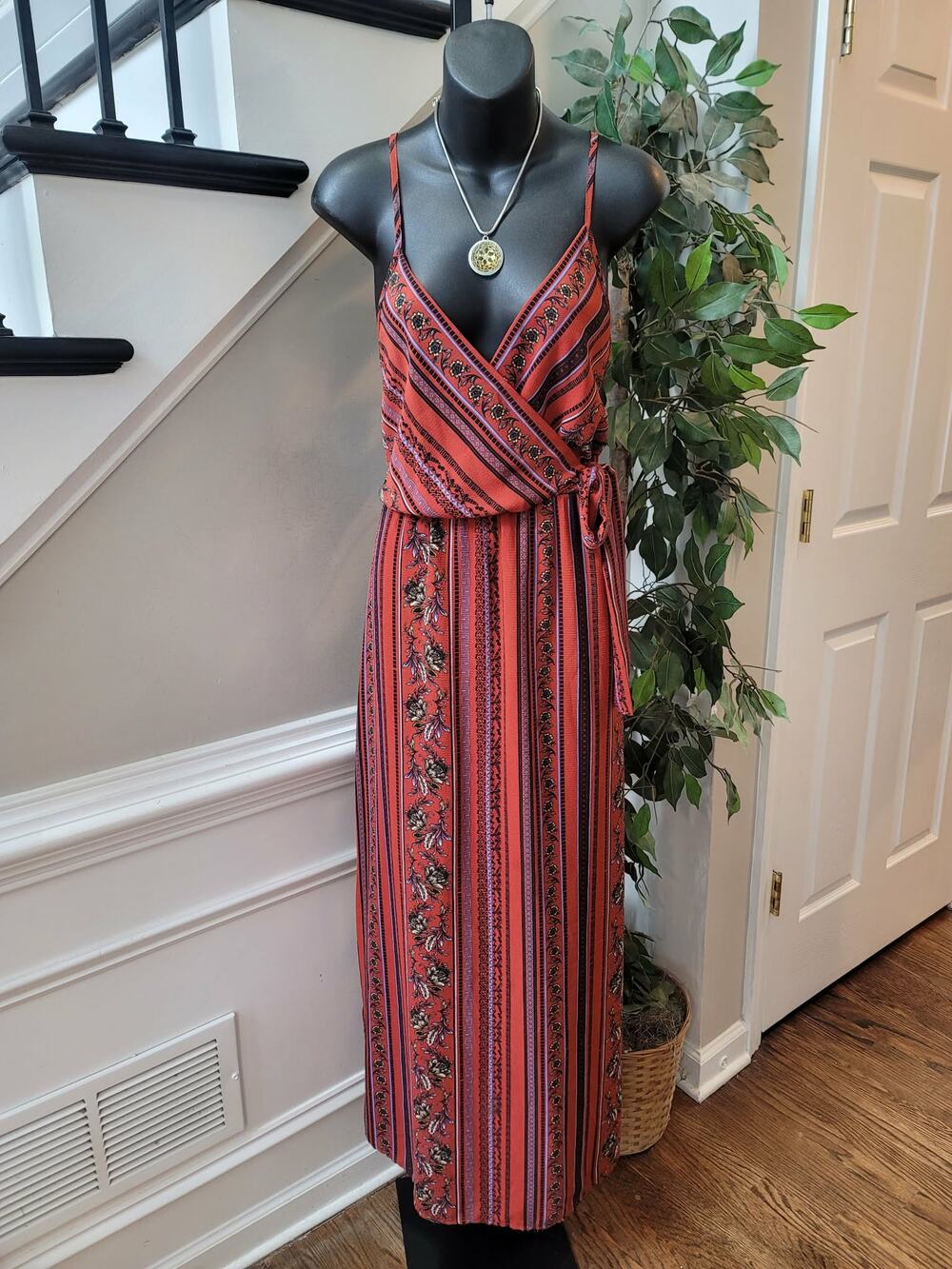 Scobe Maxi Dress Women's Size Medium Multicolor Polyester V Neck Sleeveless